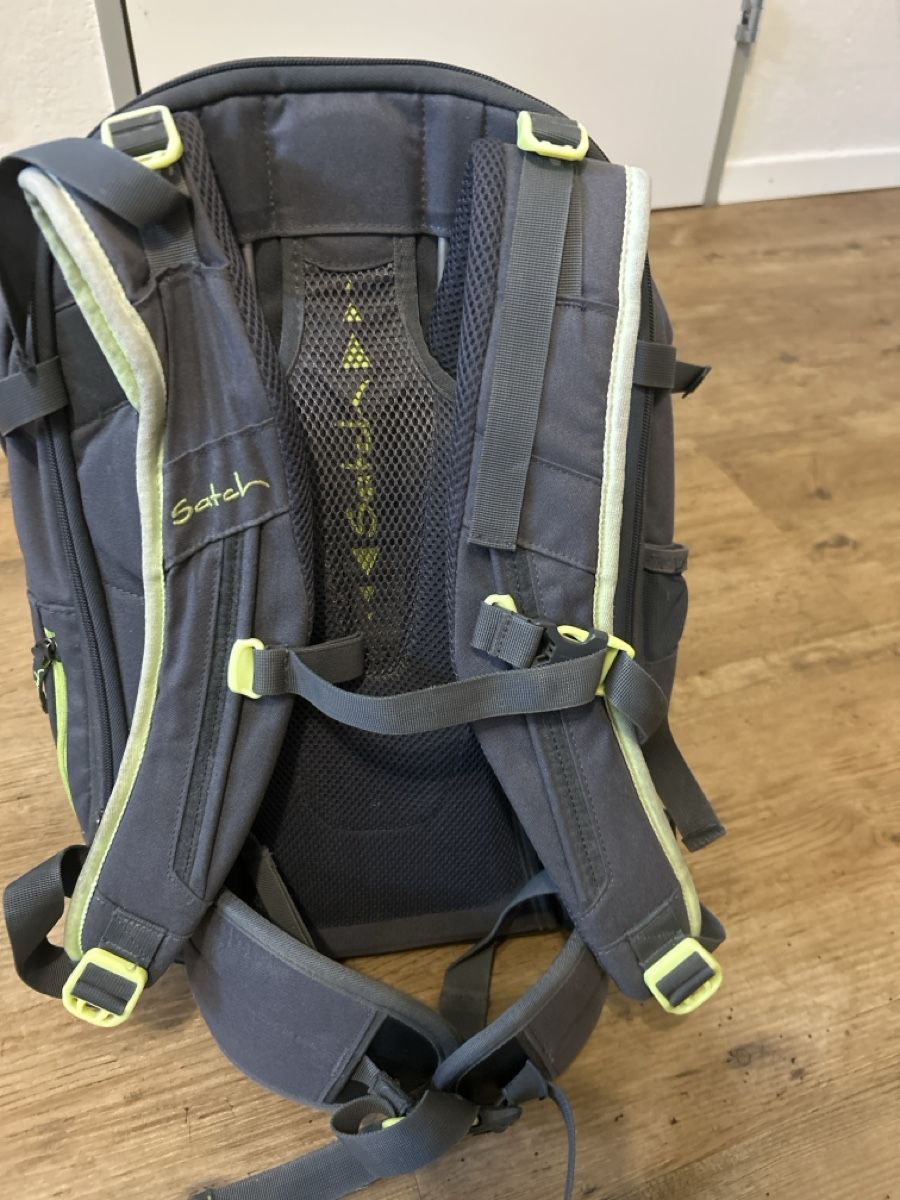 Satch Borse & Zaini: Schulrucksack von Satch, grau/grün – Usato da Binningen venduto da duplo-fish 3