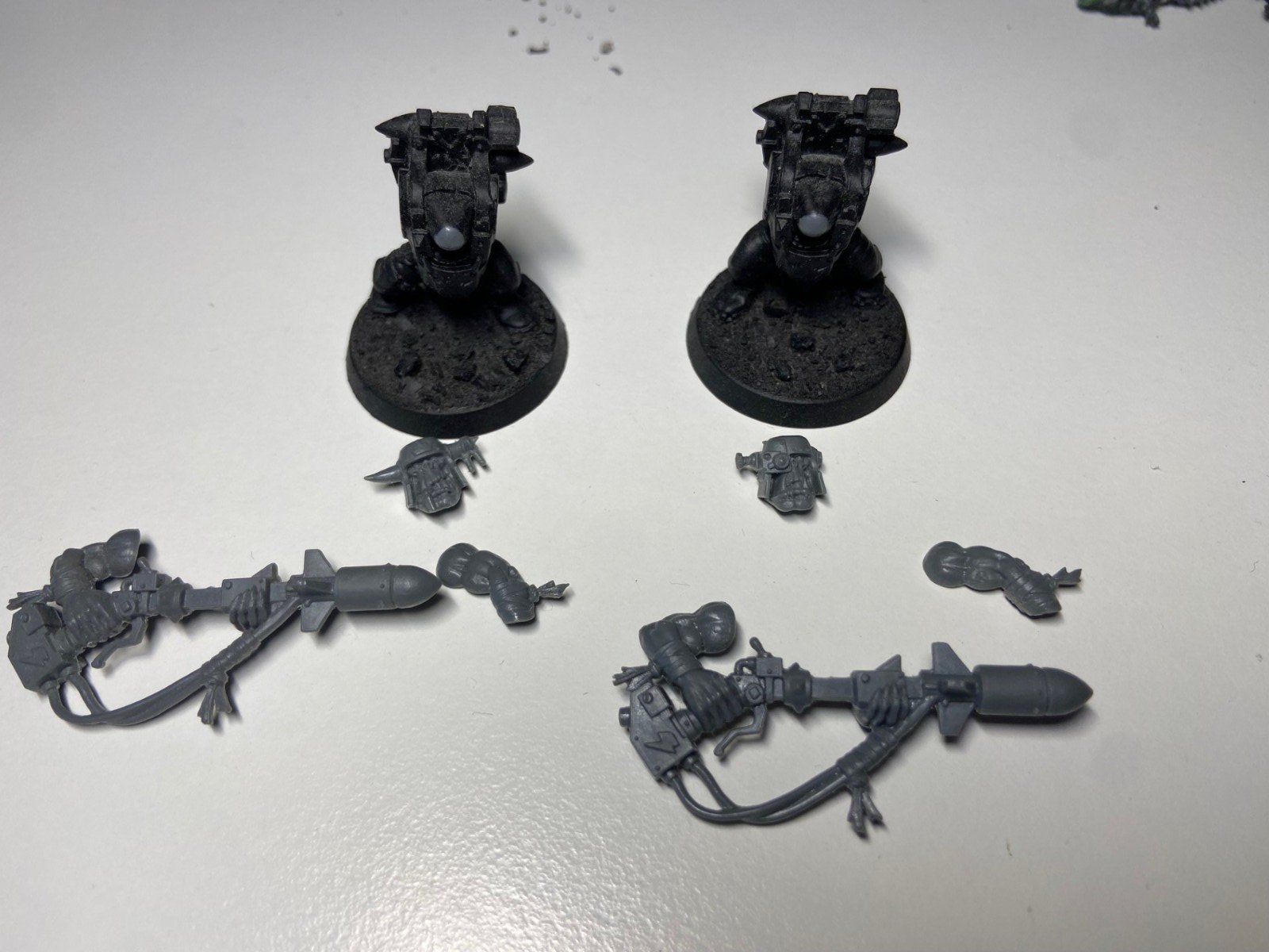 Kit di modellismo & Modellini statici: Warhammer 40k - 2x Ork Rokkit Launcha/Boy – Usato da Baar venduto da Guitarjizz