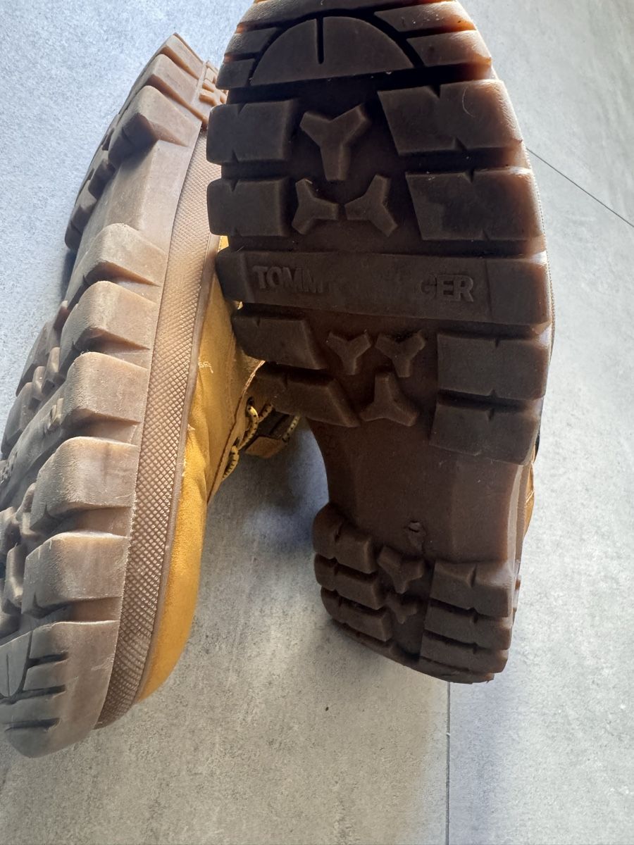 Tommy Hilfiger Scarpe da uomo: Bottes de randonnée Tommy Hilfiger - Taille 37 – Usato da La Chaux-de-Fonds venduto da Sabinchenn 5
