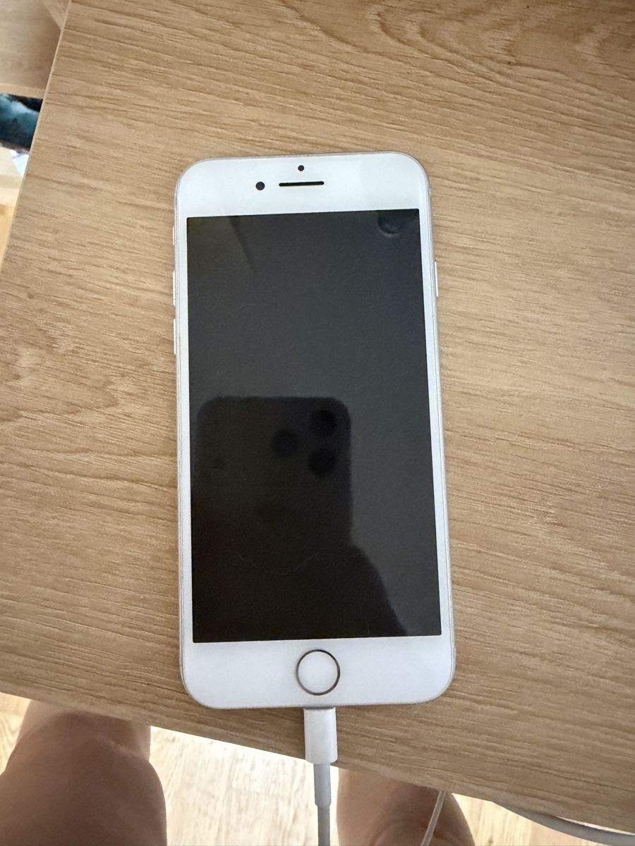 Apple Portables: iPhone 8 gris clair  – D'occasion à Le Locle par Mayd_h 4