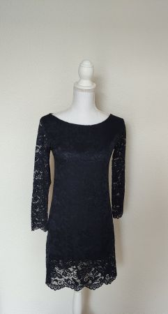 Elegantes Spitzenkleid, Grösse S,