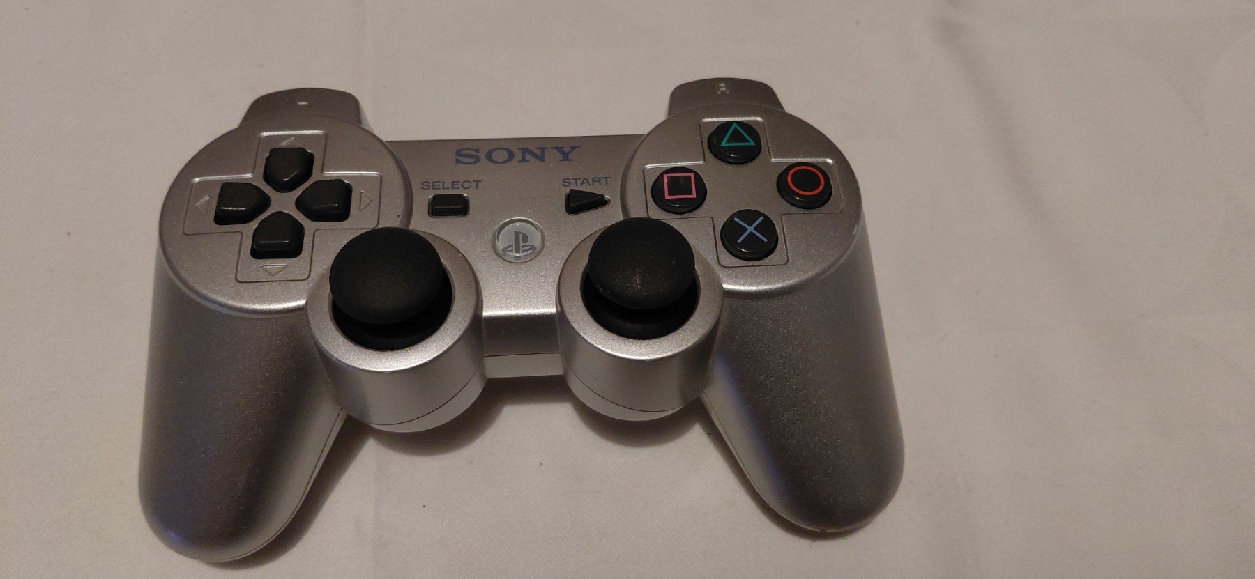 Controller: Sony PS3 Controller Limited Edition Silber / guter Zustand – Usato da Gretzenbach venduto da Uli1980 1
