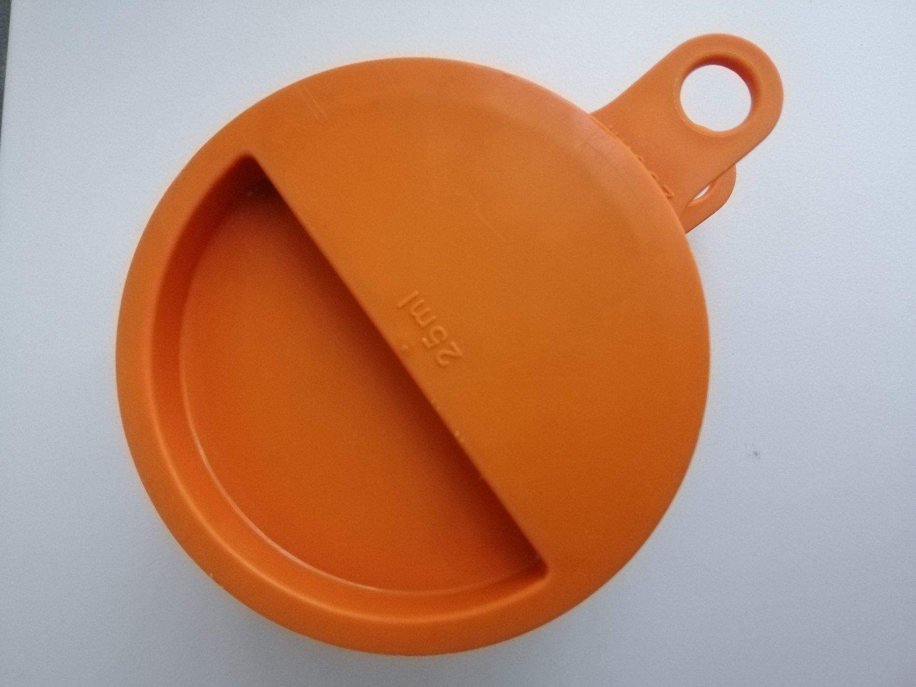Tupperware Contenitori & Simili: Massbecher Tupperware, orange, 70er vintage – Usato da Villmergen venduto da MONCHHICHI 1