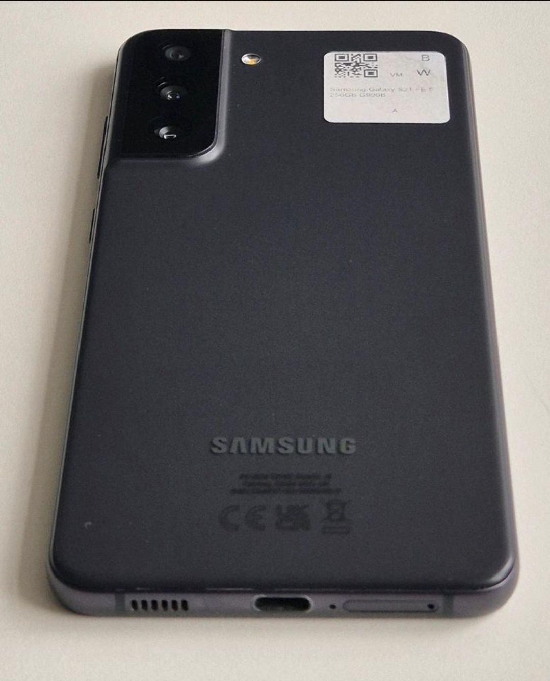 Samsung Telefoni cellulari / Smartphones: Samsung Galaxy S21 FE 5G 256GB + case + screenprotector – Usato da Winterthur venduto da leg_pg2g 6