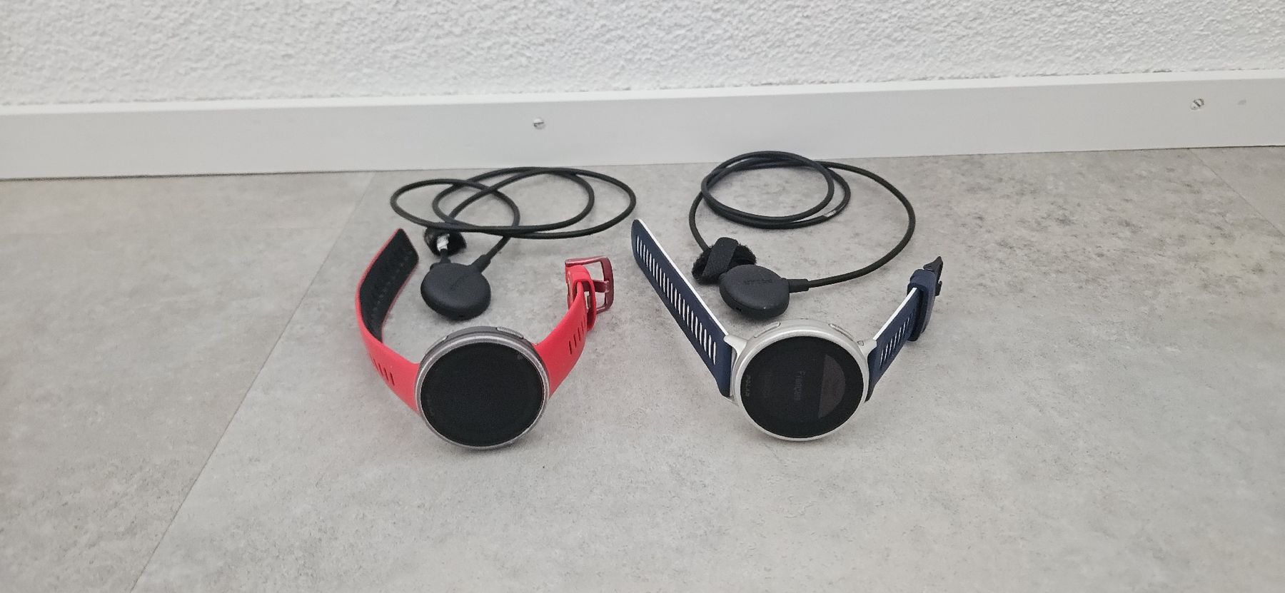 Polar Smartwatch: 2x Polar Vantage M – Usato da Niederbipp venduto da AirForce45