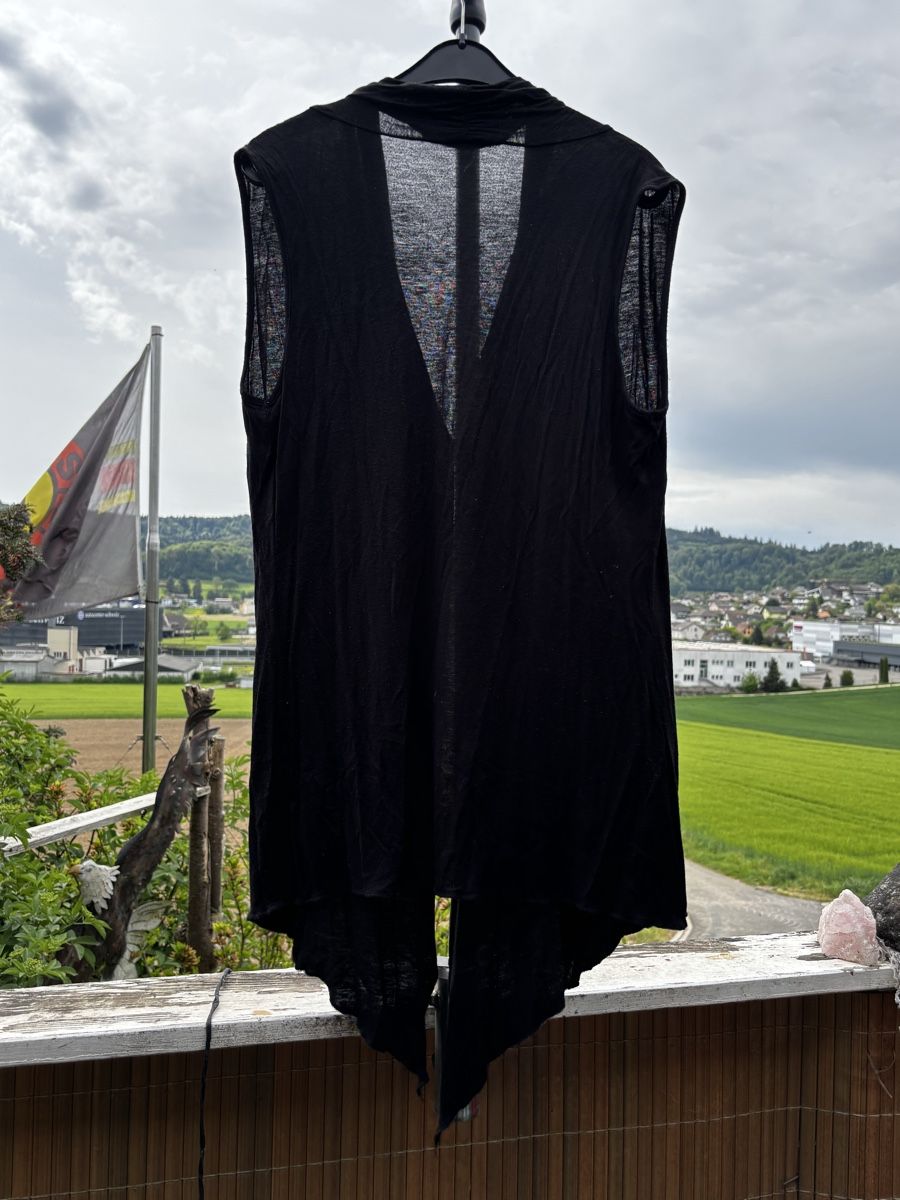 Gilet & Giacche senza maniche: Schwarzes Gilet  – Usato da Walterswil SO venduto da Sunshineyupi 2