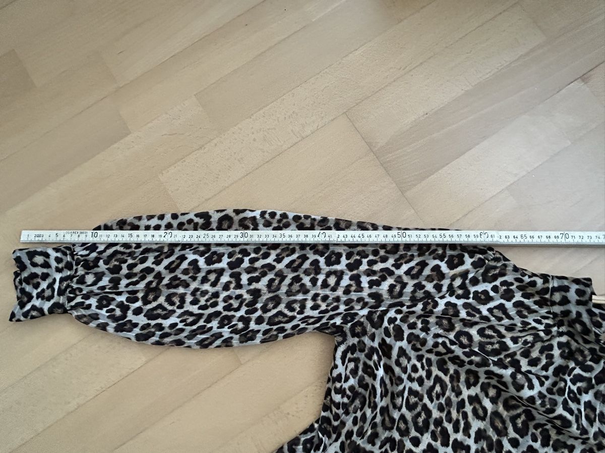 Blusen: Bluse Leomuster, Gr. 38/40 – Gebraucht aus Reinach BL von meinstil 5