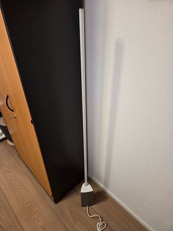 Philips Lampen: Philips HUE Signe Stehlampe – Gebraucht aus Ennetbürgen von Riwemogmbh 1