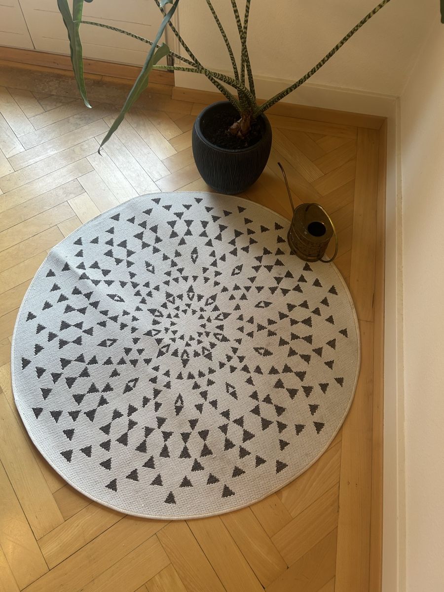 Teppiche: Runder Teppich mit Muster, Durchmesser 150cm, neuwertig – Gebraucht aus Zuchwil von rah_fjs9 1