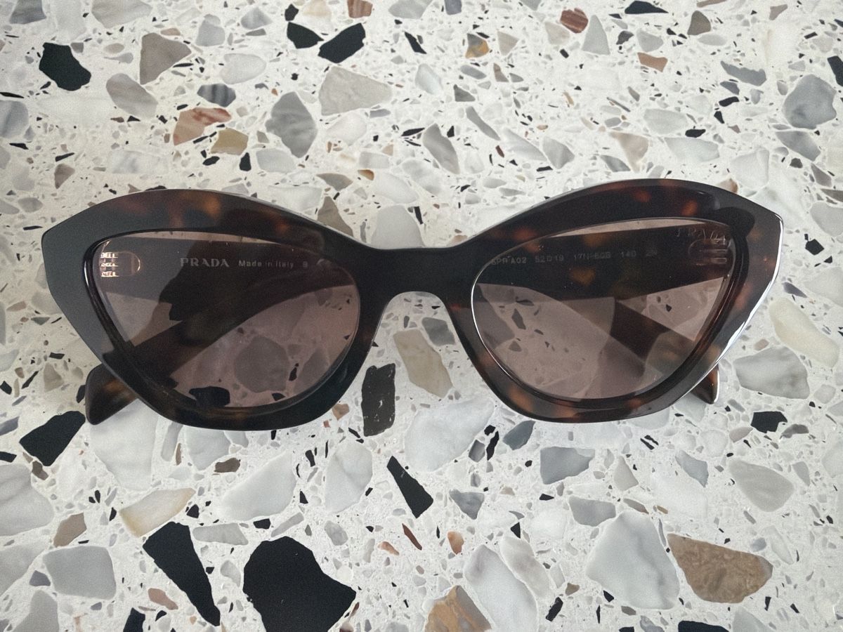 Prada Lunettes & Verres: Prada Sunglasses PR A02S Farbe: Havana – Neuf avec emballage d'origine à Zürich par bgg 1
