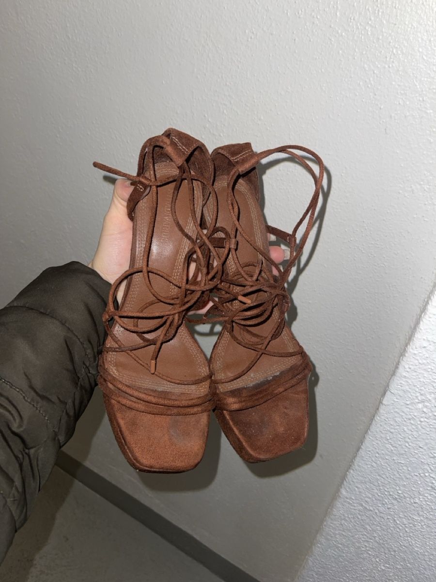 Scarpe da donna: Braune Schnürsandalen Grösse 39 – Usato da Kloten venduto da ann_6x9q