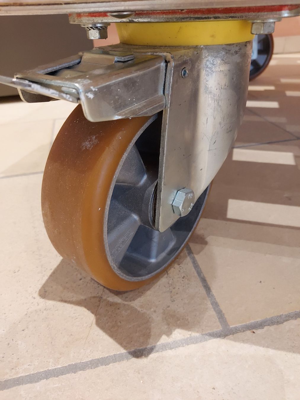 Divani: Paletten-Sofa – Usato da Riken AG venduto da ebufix 1