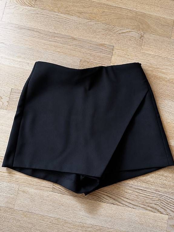 Röcke: Schwarzer Skort – Gebraucht aus Effretikon von alicebrunner