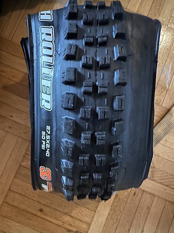 Pezzi di ricambio: Maxxis High Roller 27.5 x 2.4 Maxxgrip DH Neu – Usato da Wollerau venduto da Porscheteil