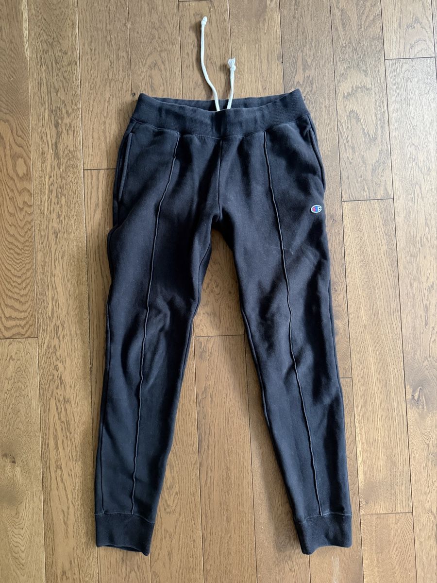 Champion Hosen: Trainerhose Champion S/36 schwarz – Gebraucht aus Bern von die_6p8g