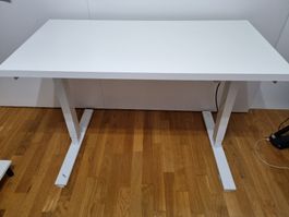 Höhenverstellbarer Schreibtisch