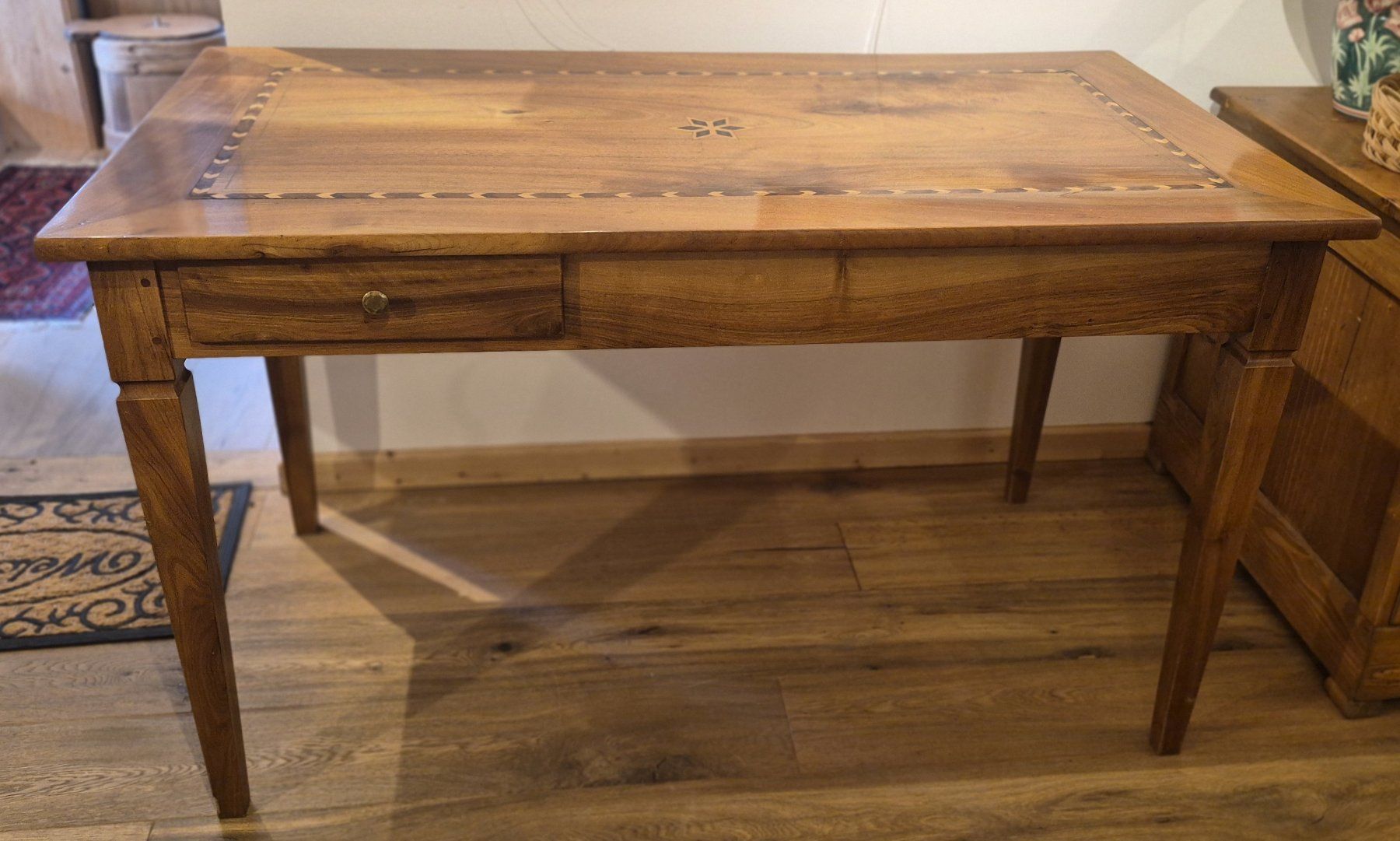 Tische: Table-bureau avec deux tiroirs et une rallonge – Gebraucht aus Chateau-d'Oex von Jump65