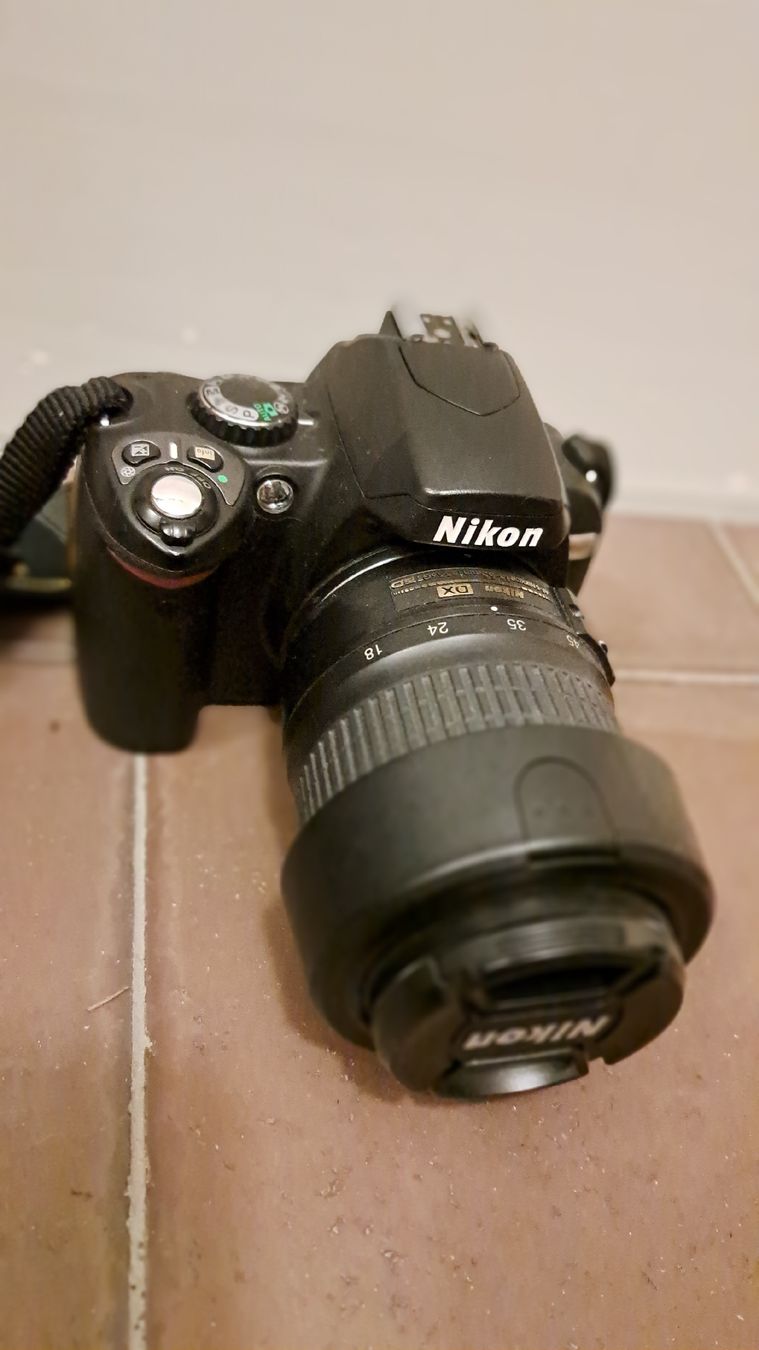 Nikon Fotocamera: Nikon Spiegelreflexkamera d40x – Usato da Luzern venduto da pumi24 1