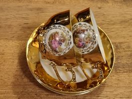 Paar Tassen mit Untertassen, Gold, Rokoko-Dekor