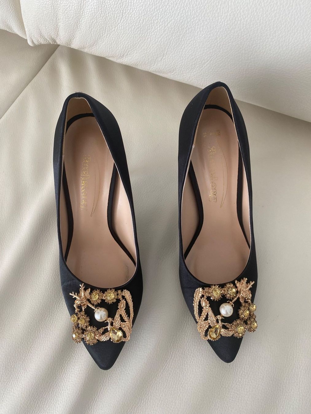 Scarpe da donna: Perfekter Auftritt mit diesem tollen Pumps mit Perlen, 38 – Nuovo e nell'imballaggio originale da Winkel venduto da ferrari2022 2