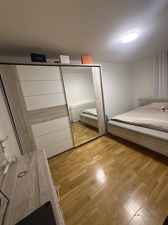 Betten: Chambre à coucher – Gebraucht aus Lausanne von kos_c2hr