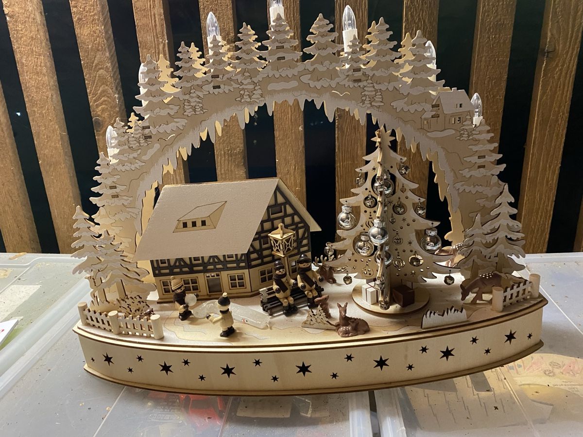 Tutte le decorazioni: Schwibbogen Holz mit Beleuchtung – Usato da Zürich venduto da Ethno1 1