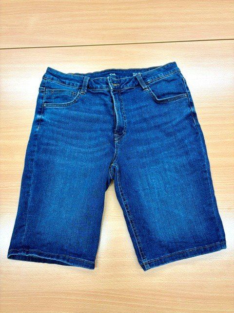 C&A Jeans: Jeans Shorts, Grösse 44 – Usato da Gamsen venduto da Jessi_Booh