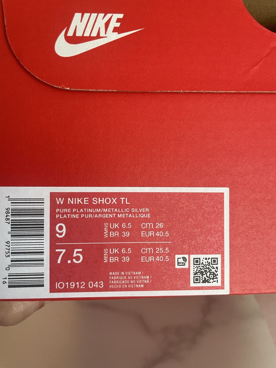 Nike Scarpe da uomo: Nike Shox TL grau  40.5 neu – Nuovo (secondo la descrizione) da Ennetaach venduto da Ustraessle 1