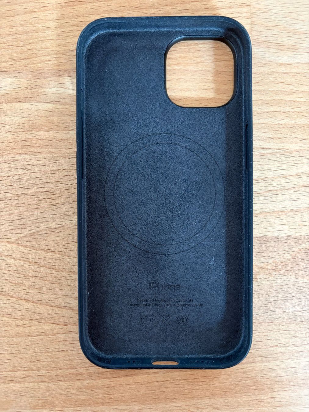 Apple Covers & Schutzfolien: iPhone 15 - Silikoncase - Apple – Gebraucht aus Laufen von scylla09