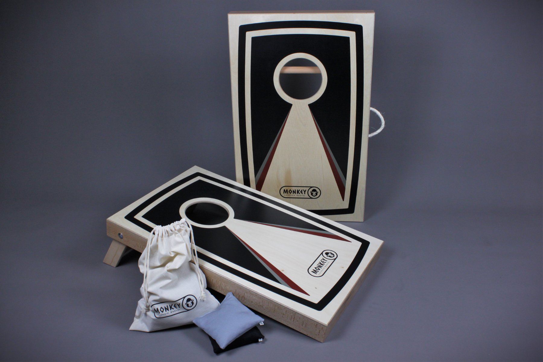 Jeux: Cornholeboard Set (Swiss made) – D'occasion à Fischenthal par DillingerExpress