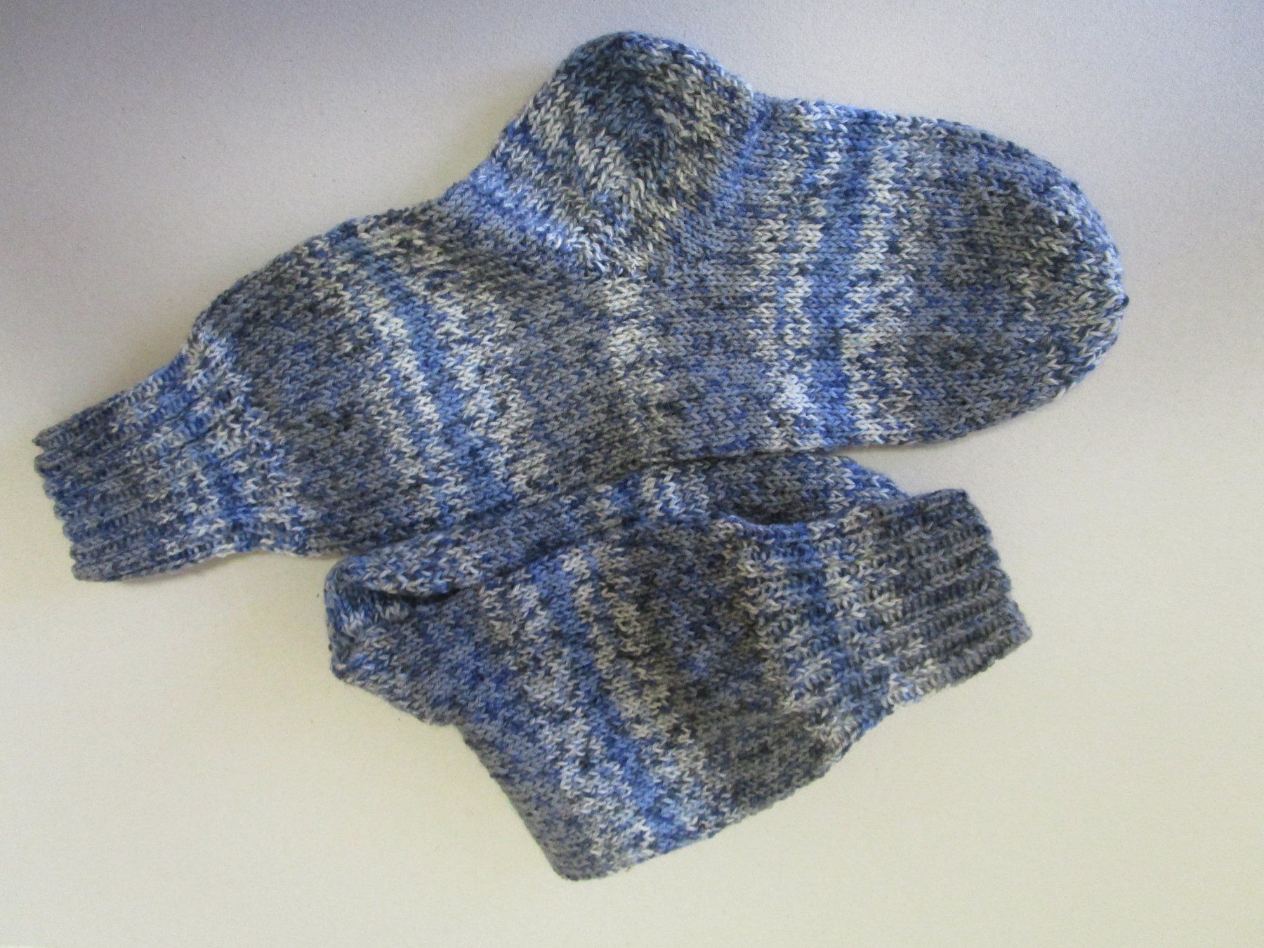 Calze: handgestrickte Socken Gr. 41 – Nuovo (secondo la descrizione) da Ursenbach venduto da gruenblau