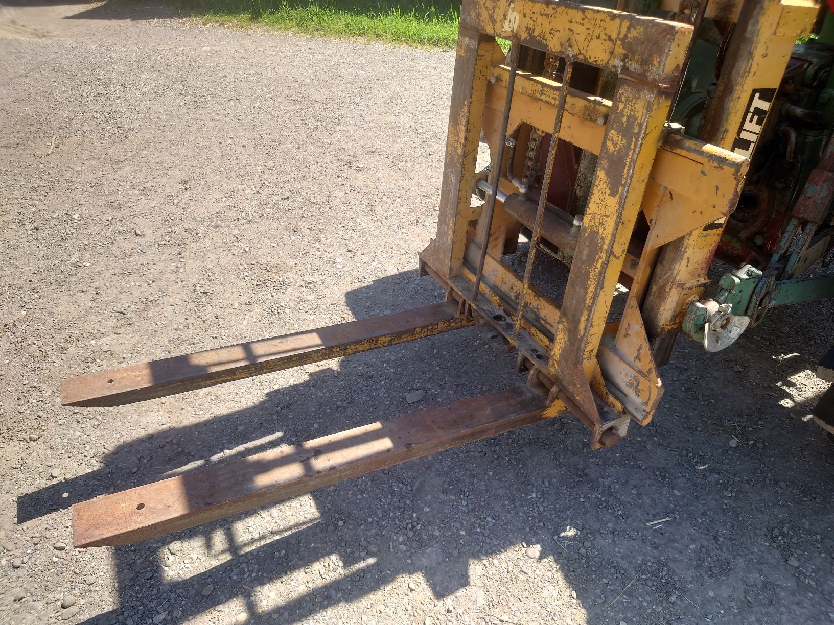 Chargeur de ferme: Heckstapler für Traktor – Défectueux à Oberbüren par penaltystar 2