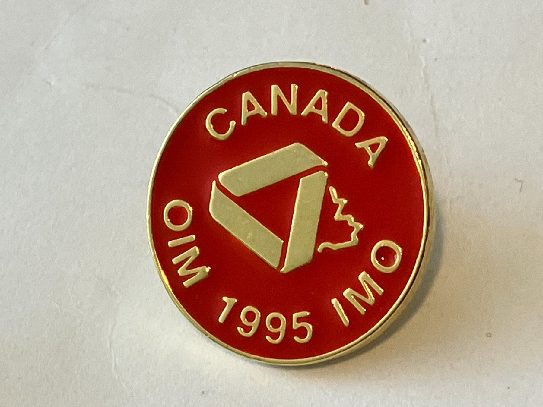 Placchette & Badge: 1 Pin Canada OIM IMO 1995 – Usato da Basel venduto da djwwpp