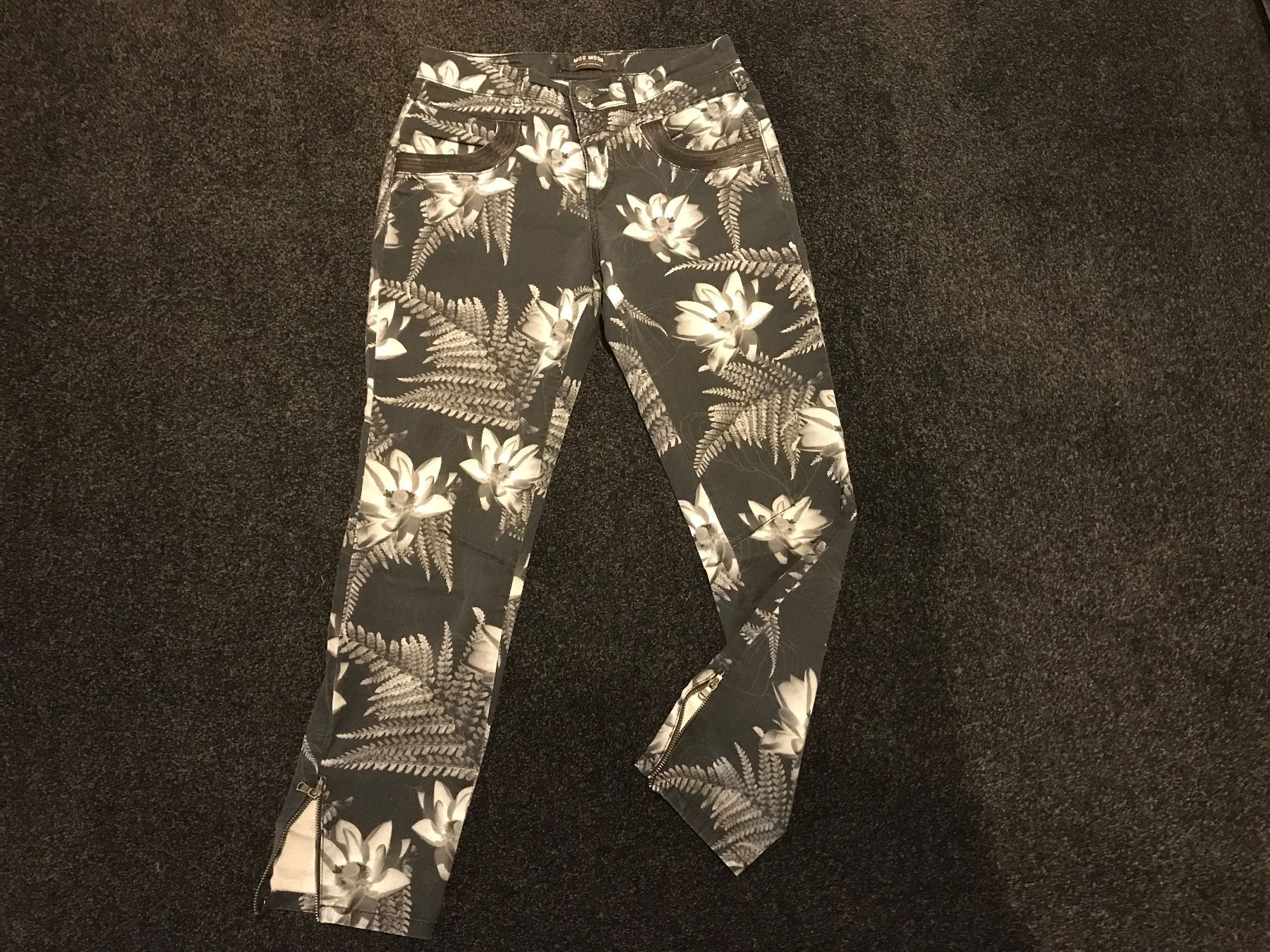 Mos mosh Pantaloni: Mosh Mosh Hose Gr 25 – Usato da St. Margrethen SG venduto da kellenbh