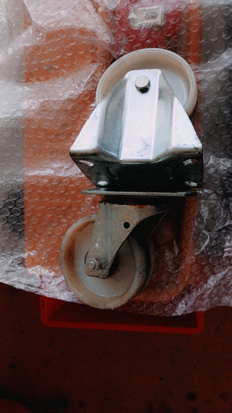 Sonstiges zum Lager & Transport: roulettes Téflon  – Gebraucht aus Montbrelloz von pipounet 3