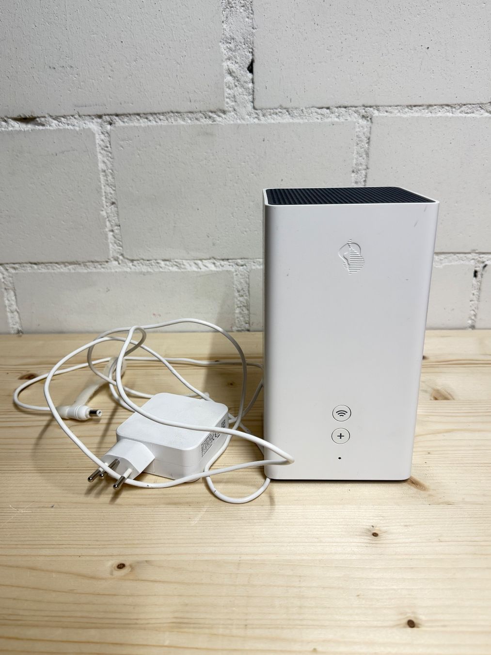 Swisscom Modem & Router: Swisscom Internet-Box 2 inkl. Netzteil – Usato da Root venduto da Jo.Di