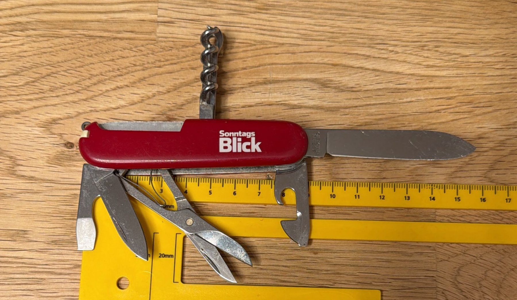 Victorinox Coltelli tascabile: VICTORINOX SACKMESSER SONNTAGS BLICK – Usato da Zürich venduto da Frei-Occasionen 7