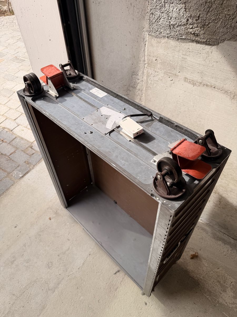 Swissair Autres aviation: Swissair Trolley  – Défectueux à Peseux par Marco48 5