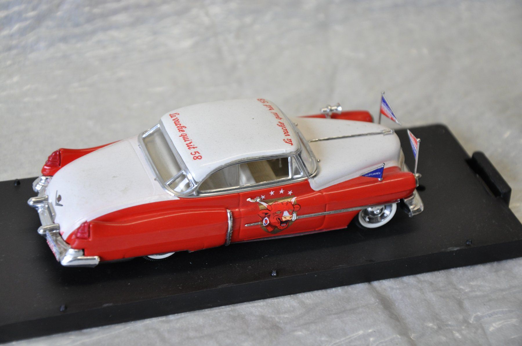 Vitesse Modellini d'auto: Cadillac Eldorado La Vache Qui  Rit – Nuovo e nell'imballaggio originale da Ebnat-Kappel venduto da Aallerlei 2