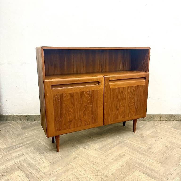 Cassettiere: Mid Century danish teak Sideboard by DYRLUND – Usato da basel venduto da vintory.ch 5