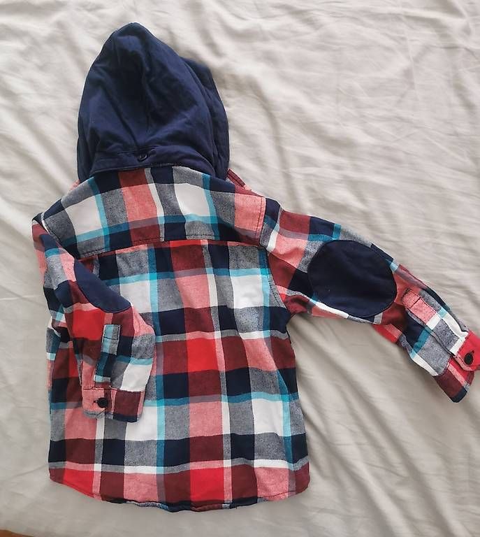 Camicie, T-shirt & Polo: Hemd, OVS, 100% Baumwolle, Gr. 104 – Usato da Dietikon venduto da Sandra_Luka 1
