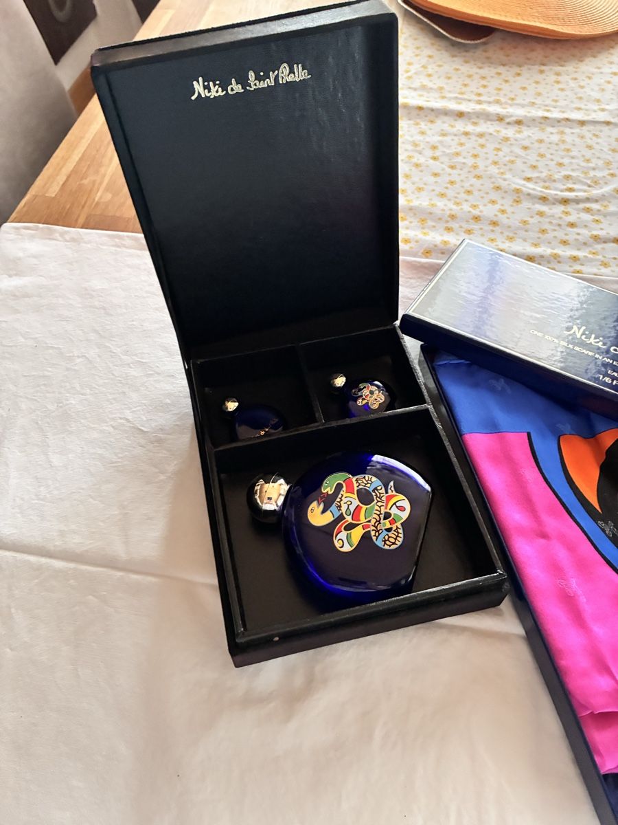 Sculture & Statue: Niki De Saint Phalle Box und Schal – Usato da Steinach venduto da cgo_29jv 5