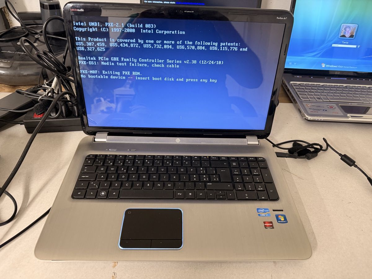 Dell Portables: Laptops 7  – D'occasion à Seewen SZ par nik_89bh 2