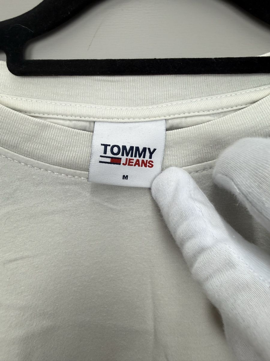 Tommy Hilfiger T-shirt: Tommy Hilfiger jeans tee – Usato da Lausanne venduto da Unehistoiredesapes 2