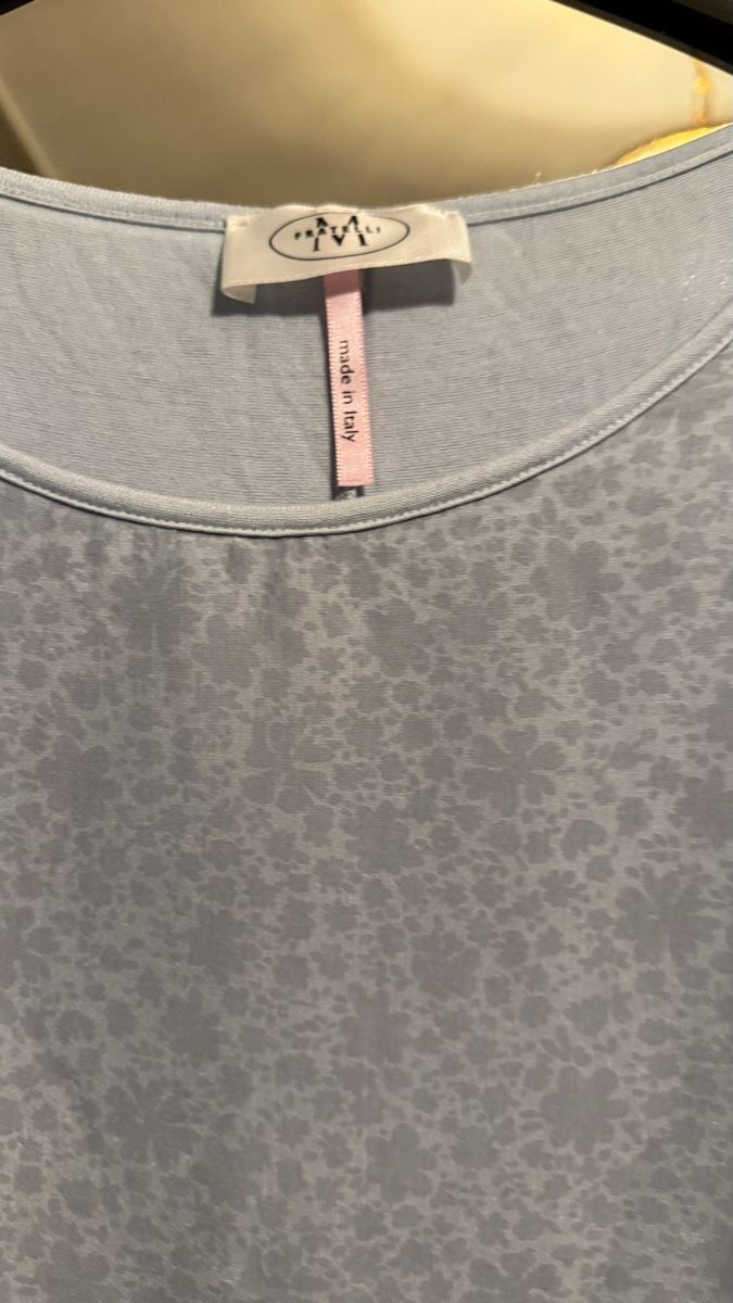 Tops: Damen Bluse 100% Seide light blue Grösse M – D'occasion à Zürich par Tramp1981 1