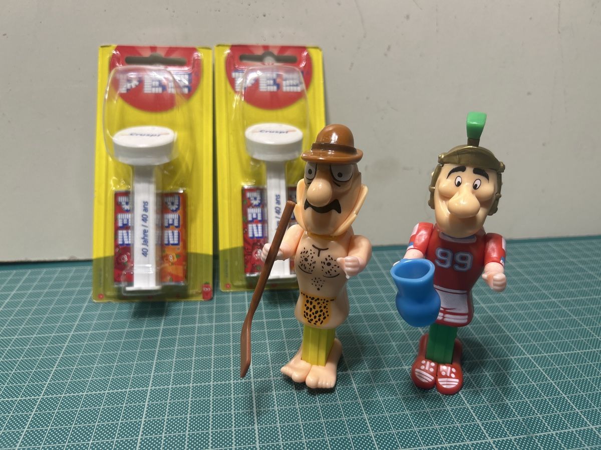 Pez Statuette: PEZ Verschiedene – Usato da Gorduno venduto da dm0320