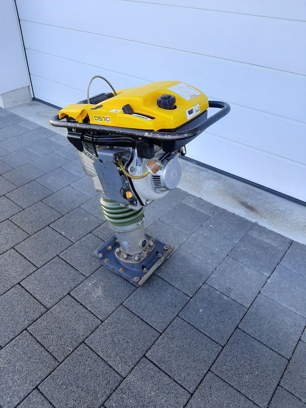 Wacker Neuson Tutte le macchine: Grabenstampfer Rammer Wacker Neuson – Difettoso da Rain venduto da Kleinmoto