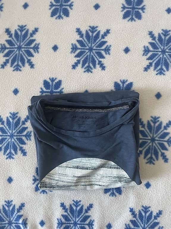 T-shirt: Jack and Jones T-shirt – Usato da Luzern venduto da Andrej35 2