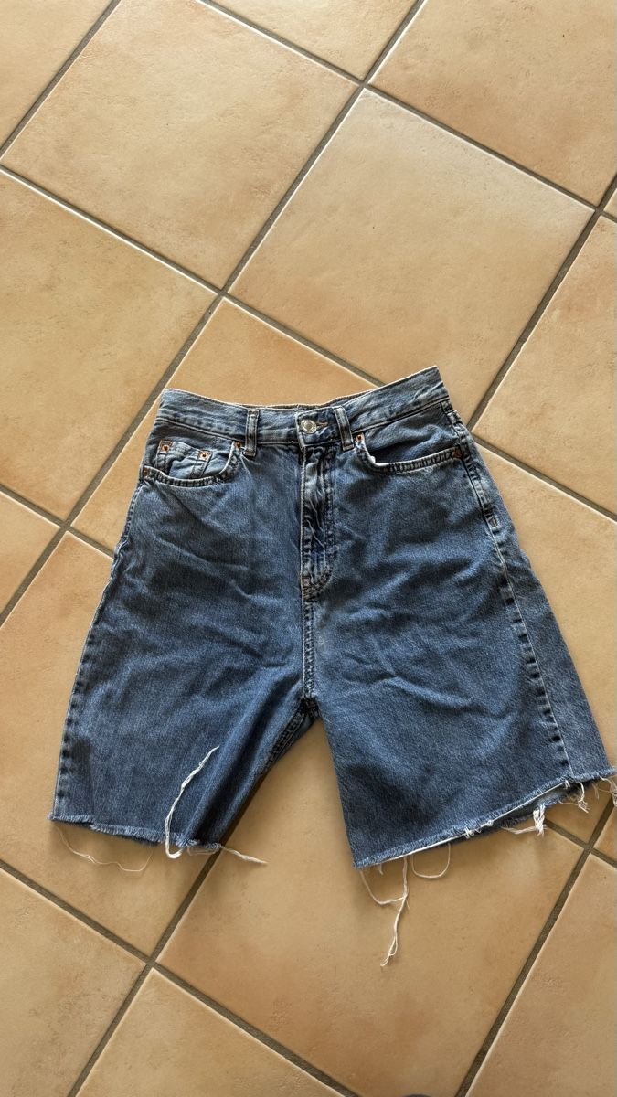 Stradivarius Pantalons: short long en jeans stradivarius  – D'occasion à Lonay par nei_79jc