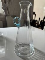 Glaskrug mit blauem Henkel, klar, guter Zustand